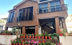 Shradha Luxury Room